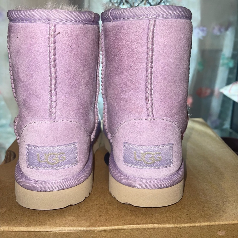PURPLE UGG - Picture 2 of 5